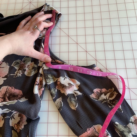 Blu Pepper size small grey gray flowy floral dress with pink flowers - Picture 14 of 16